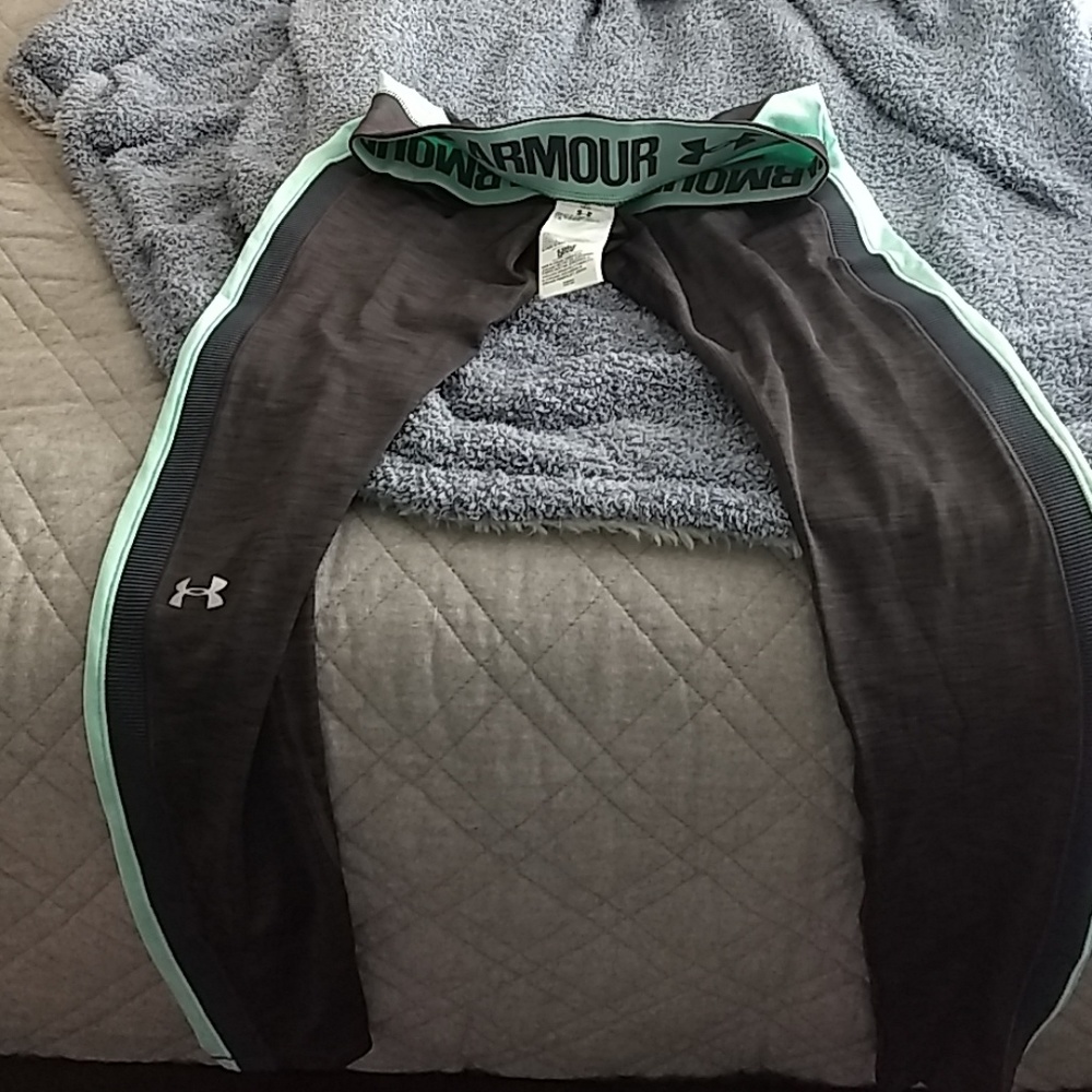 UA athletic leggings